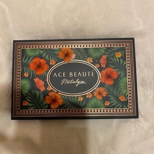 Ace Beaute Nostalgia Pallet BNIB $18.